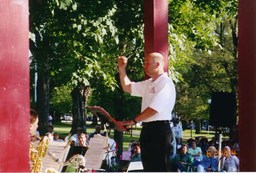 Kevin Loomis conducting the band